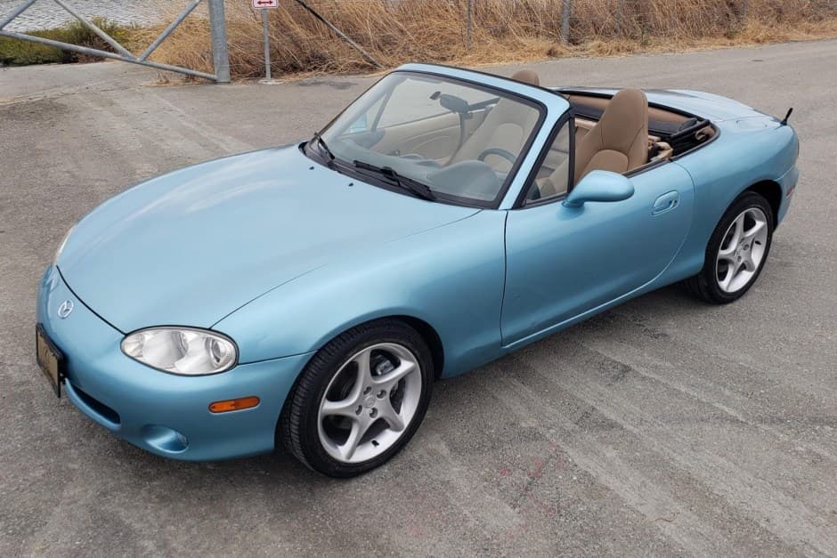 2001 Mazda NB MX-5 Miata sold for $8,800