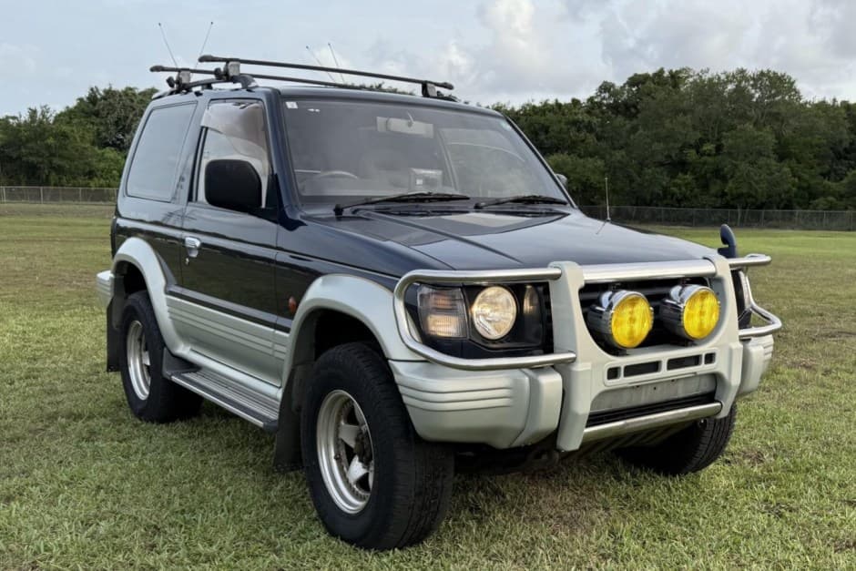 1995 Mitsubishi Pajero & Montero sold for $9,350