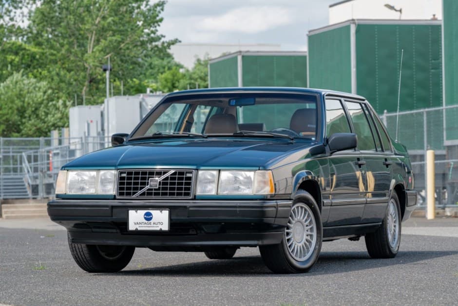 1993 Volvo 900-Series sold for $12,750