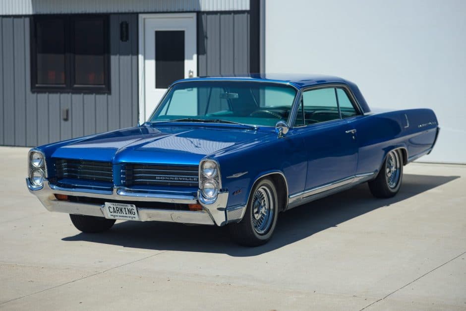 1964 Pontiac Bonneville sold for $21,000