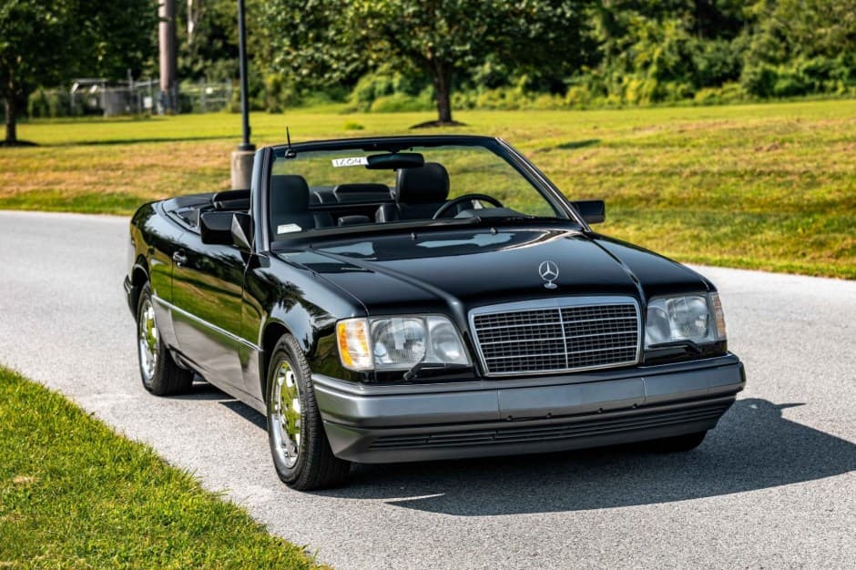 1995 Mercedes-Benz W124 E-Class sold for $24,000