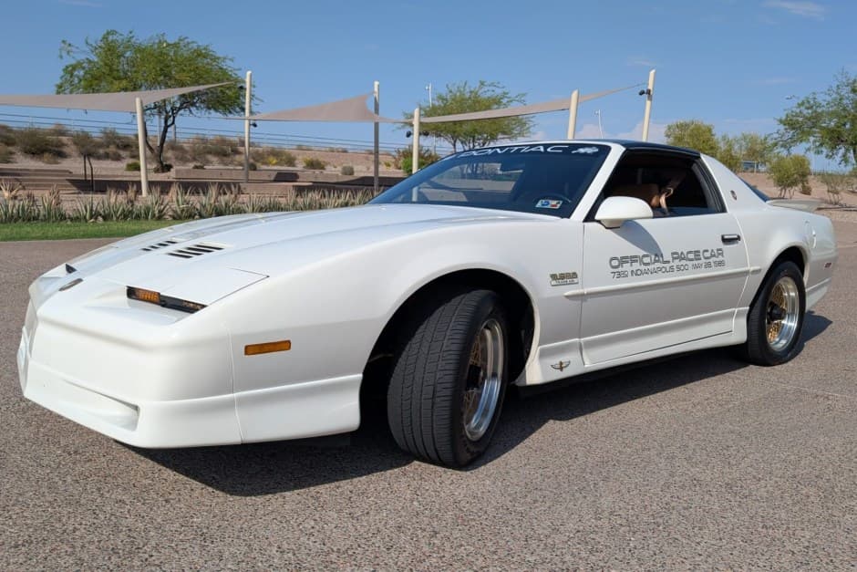 1989 Pontiac Firebird (1982-1992) sold for $26,250