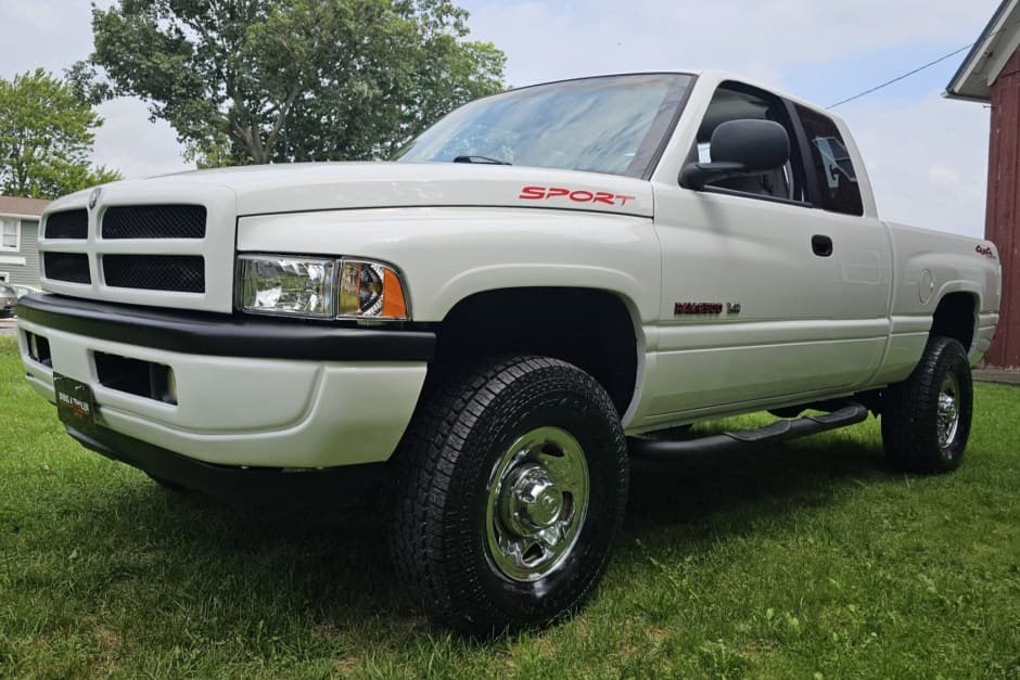 1998 Dodge Ram HD (1994-2002) sold for $13,250