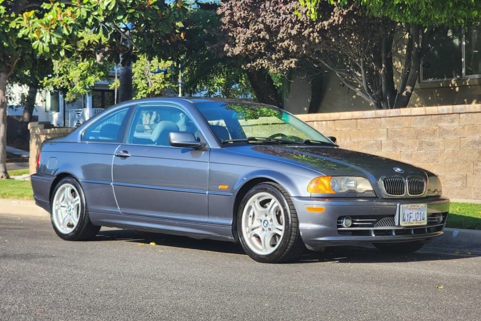 2001 BMW E46 3-Series Coupe sold for $7,100