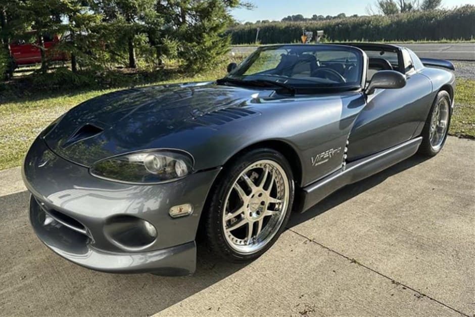 2000 Dodge Viper SR II (1996-2002) sold for $37,250