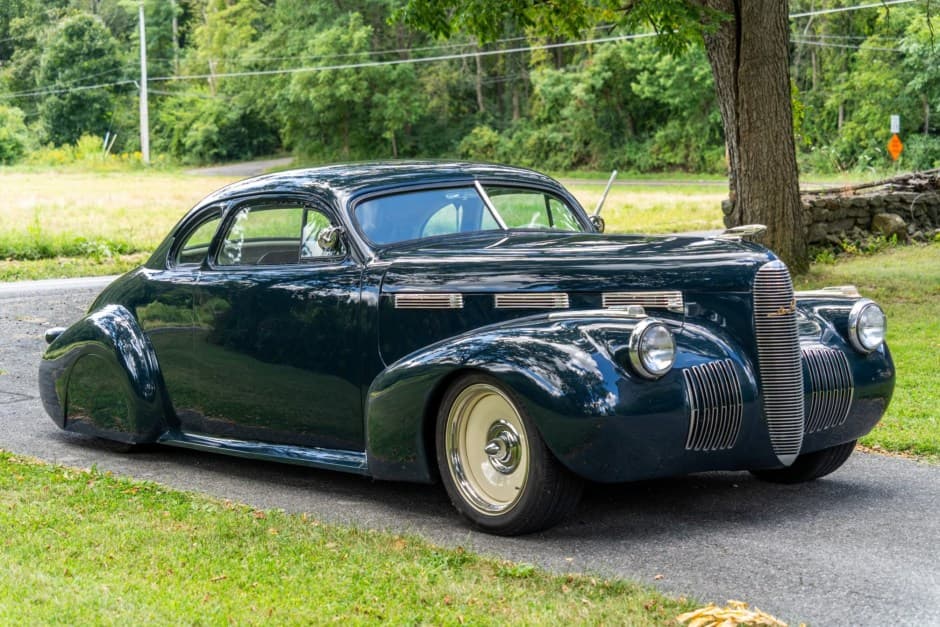 1940 LaSalle  sold for $35,250