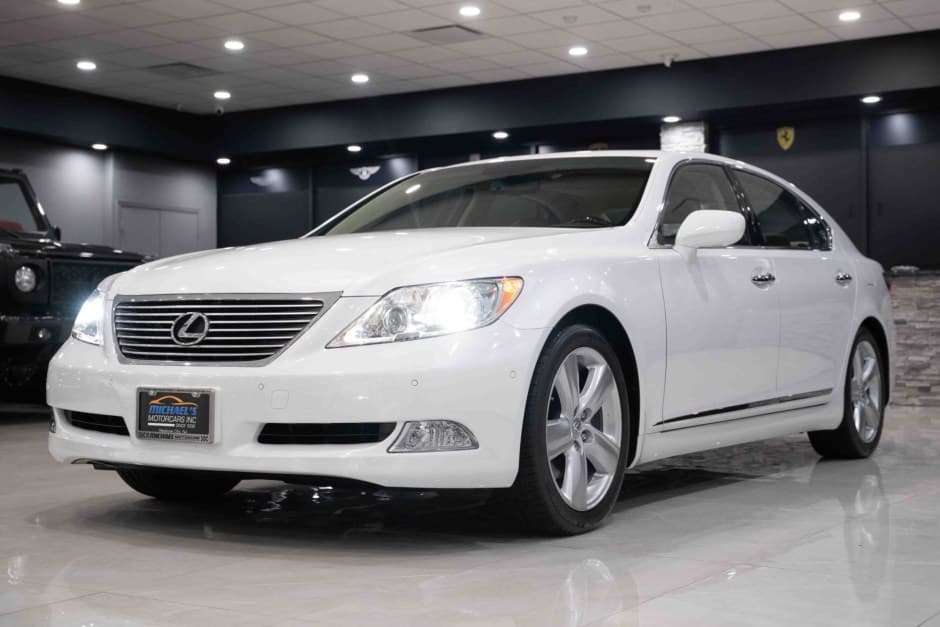 2008 Lexus LS Sedan sold for $37,250
