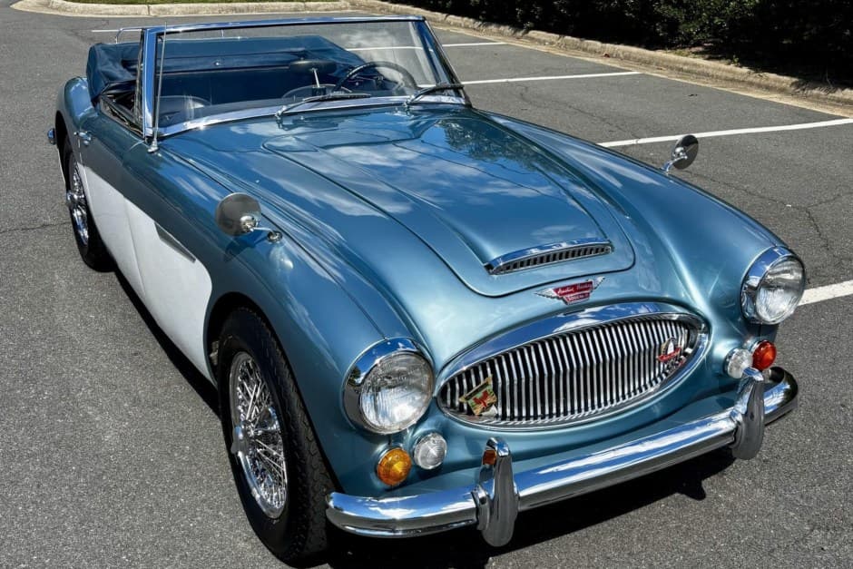 1966 Austin-Healey 3000 sold for $33,000