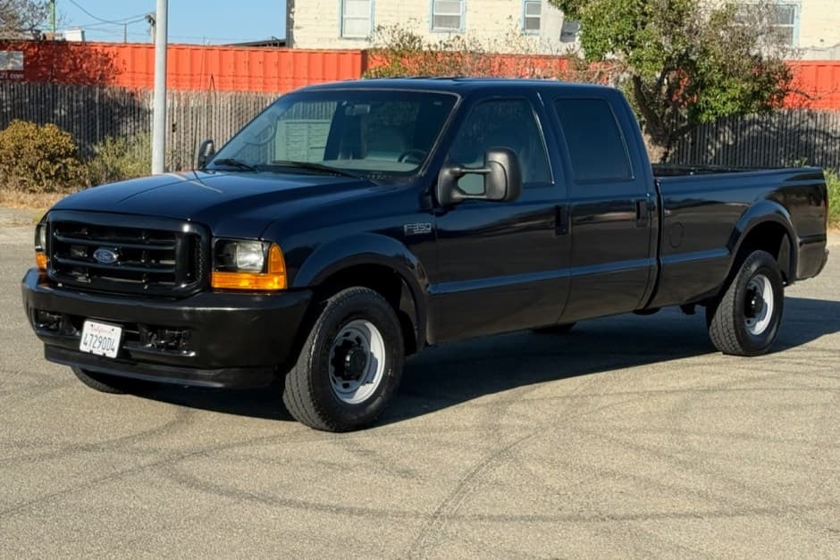 2001 Ford Super Duty 1999-2007 sold for $12,550