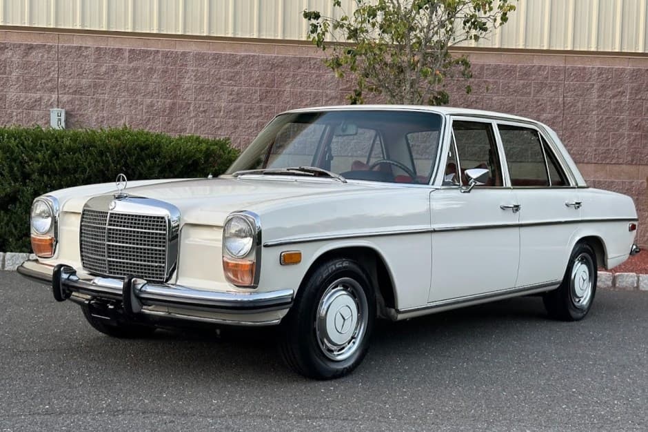 1973 Mercedes-Benz W114 & W115 sold for $39,000
