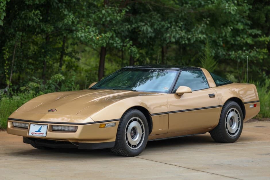 1984 Chevrolet Corvette C4 Coupe (1984-1991) sold for $9,000
