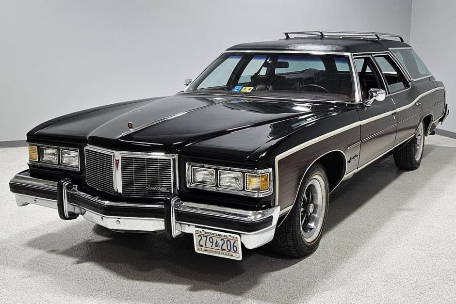 1976 Pontiac Safari sold for $24,250