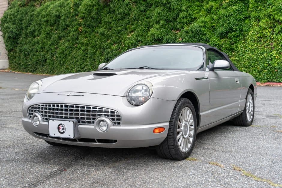 2005 Ford Thunderbird (2002-2005) sold for $7,200
