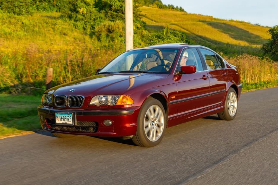 2001 BMW E46 3-Series Sedan sold for $16,500