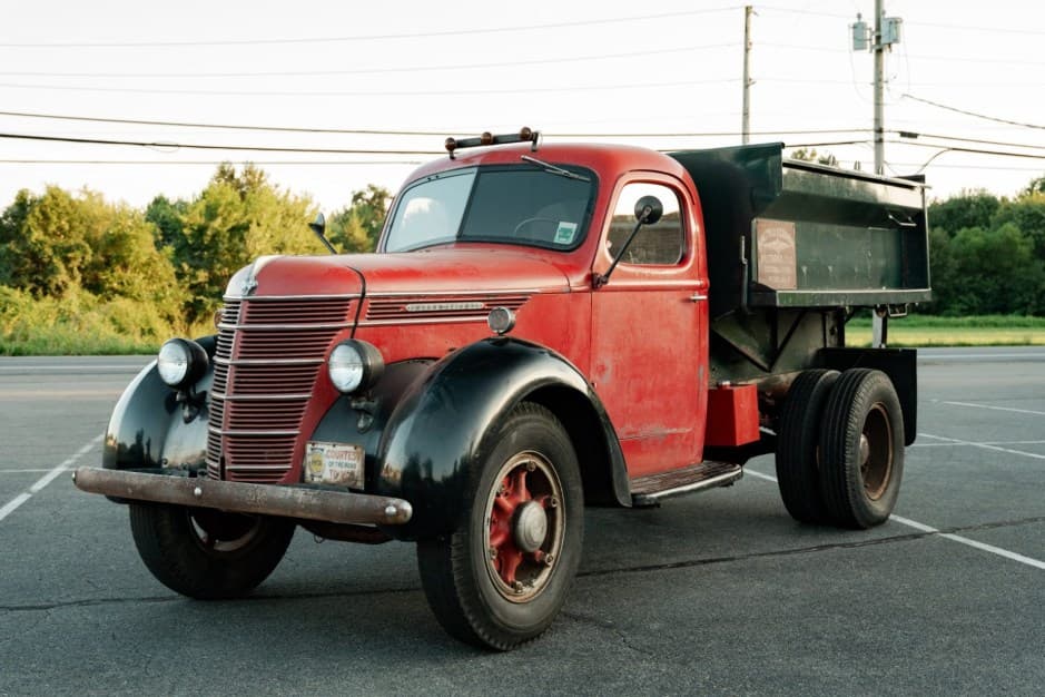 1940 International Harvester Pickup sold for $9,950