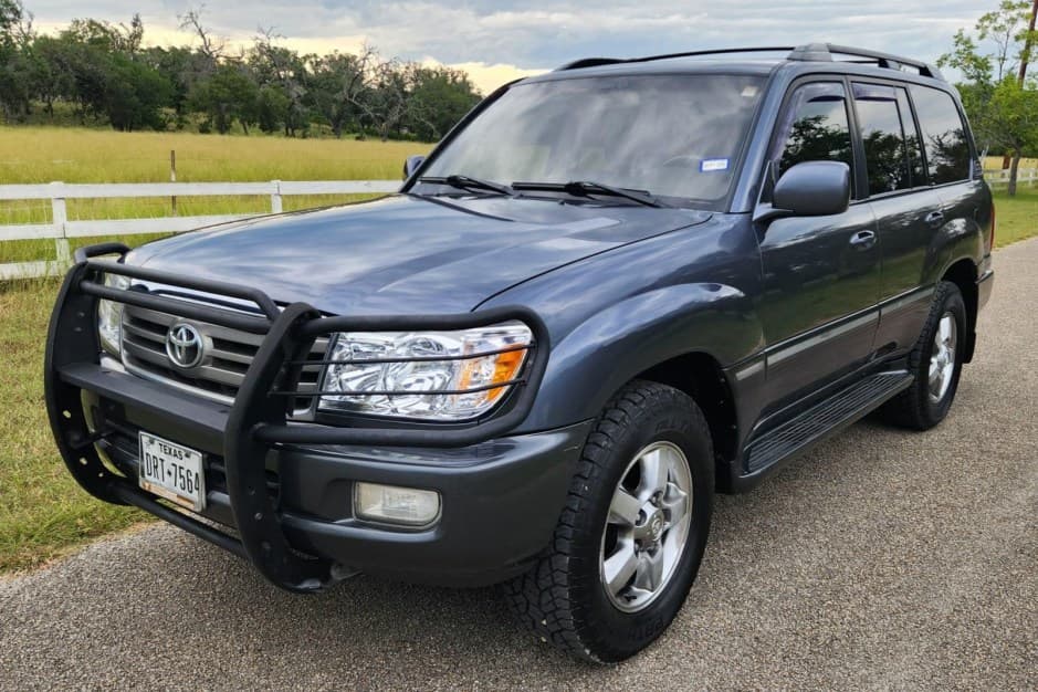 2006 Toyota Land Cruiser 100-Series sold for $18,000