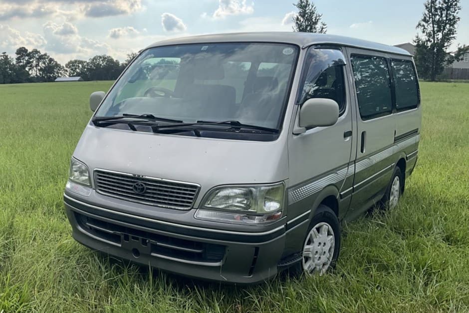 1996 Toyota HiAce sold for $8,150