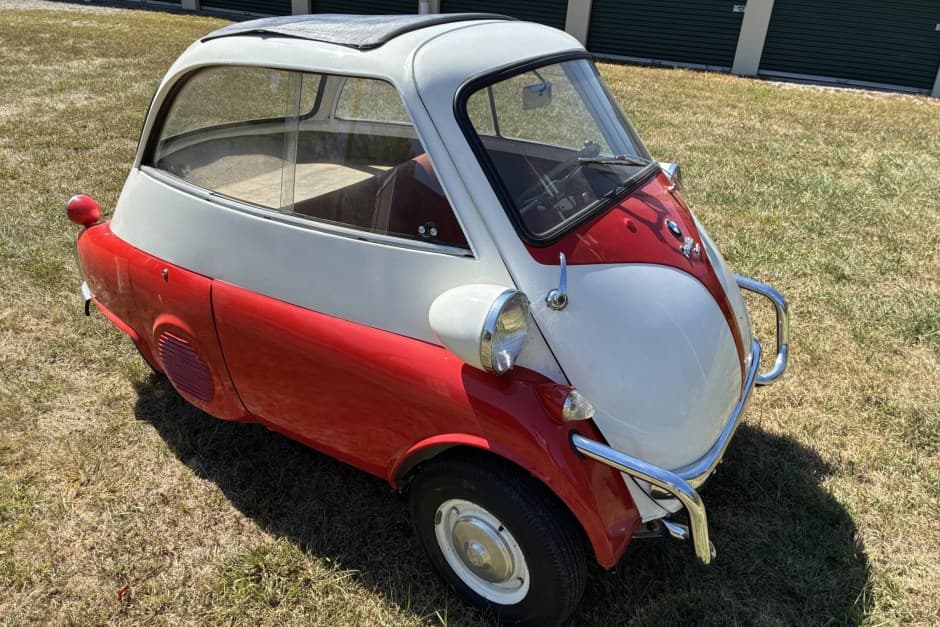 1960 BMW Isetta sold for $18,000