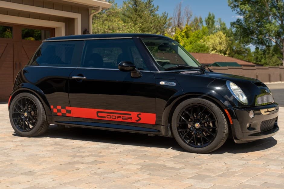 2003 Mini R53 Cooper S sold for $7,600