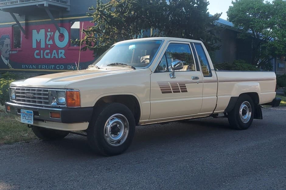 1985 Toyota Pickup (N50/N60/N70 1984-1988) sold for $10,330