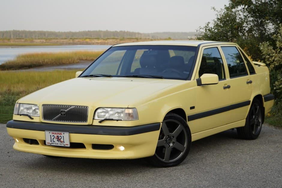 1995 Volvo 850 sold for $23,350
