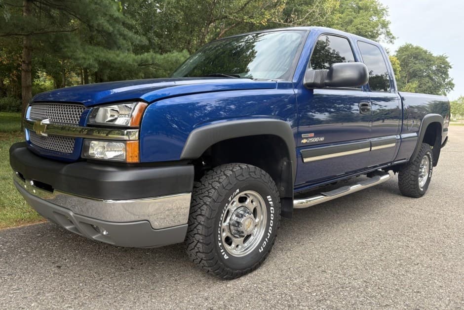 2004 Chevrolet Silverado GMT800 Heavy Duty (2000-2007) sold for $23,750