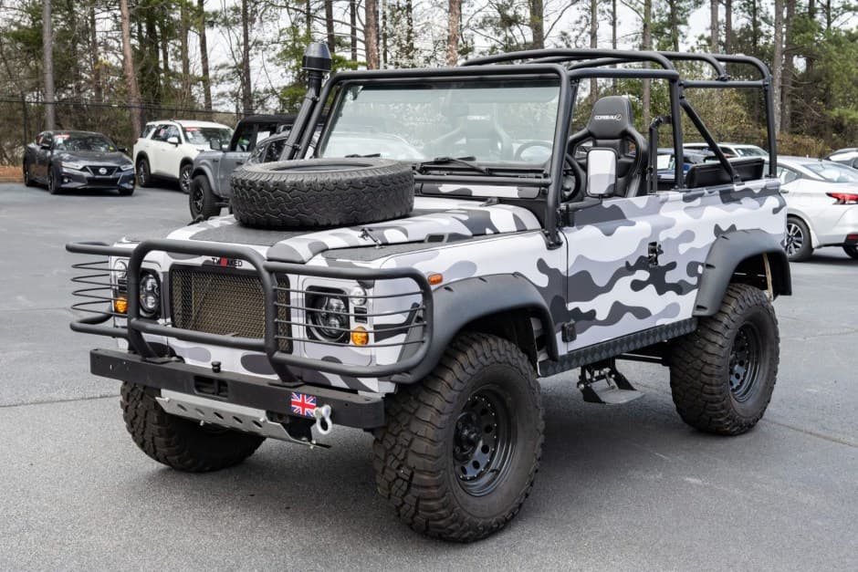 1996 Land Rover 90 / Defender 90 (Euro Spec) sold for $22,000