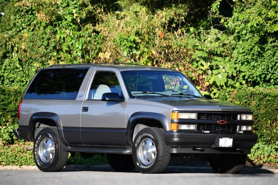 1998 Chevrolet Tahoe GMT400 sold for $16,250