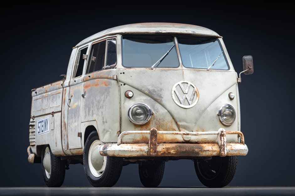 1960 Volkswagen Split-Window Pickup sold for $32,500