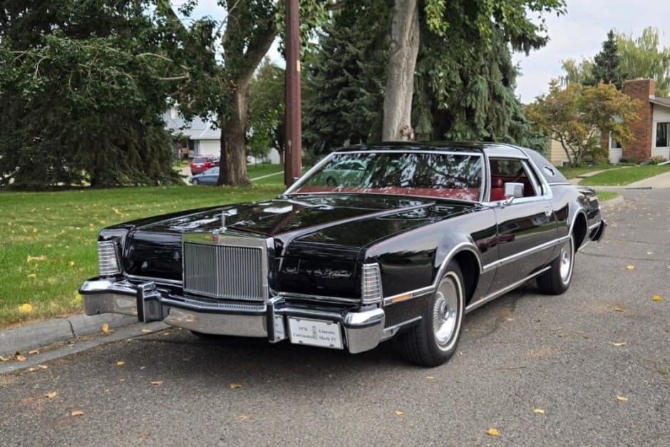 1976 Lincoln Continental Mark IV (1972-1976) sold for $6,500