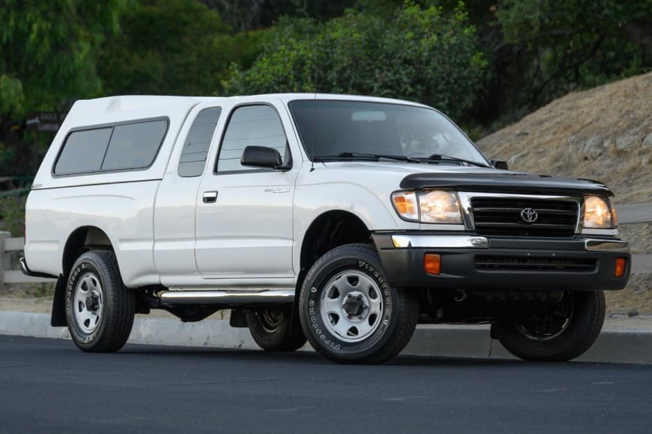 1999 Toyota Tacoma (N1X0 1995-2005) sold for $22,000