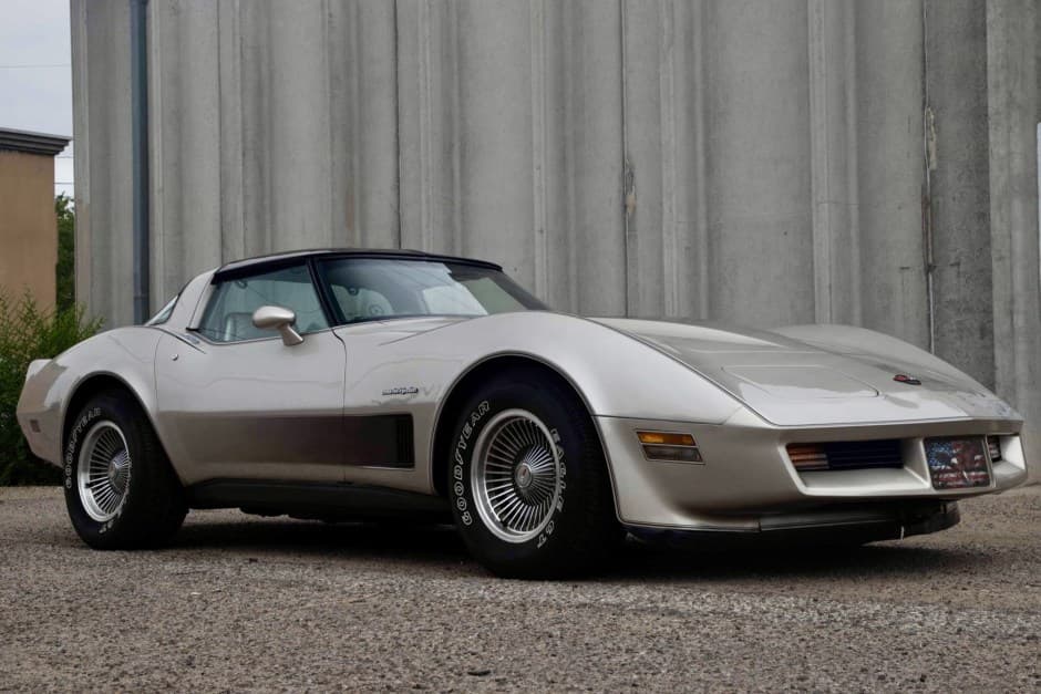 1982 Chevrolet Corvette C3 sold for $25,000
