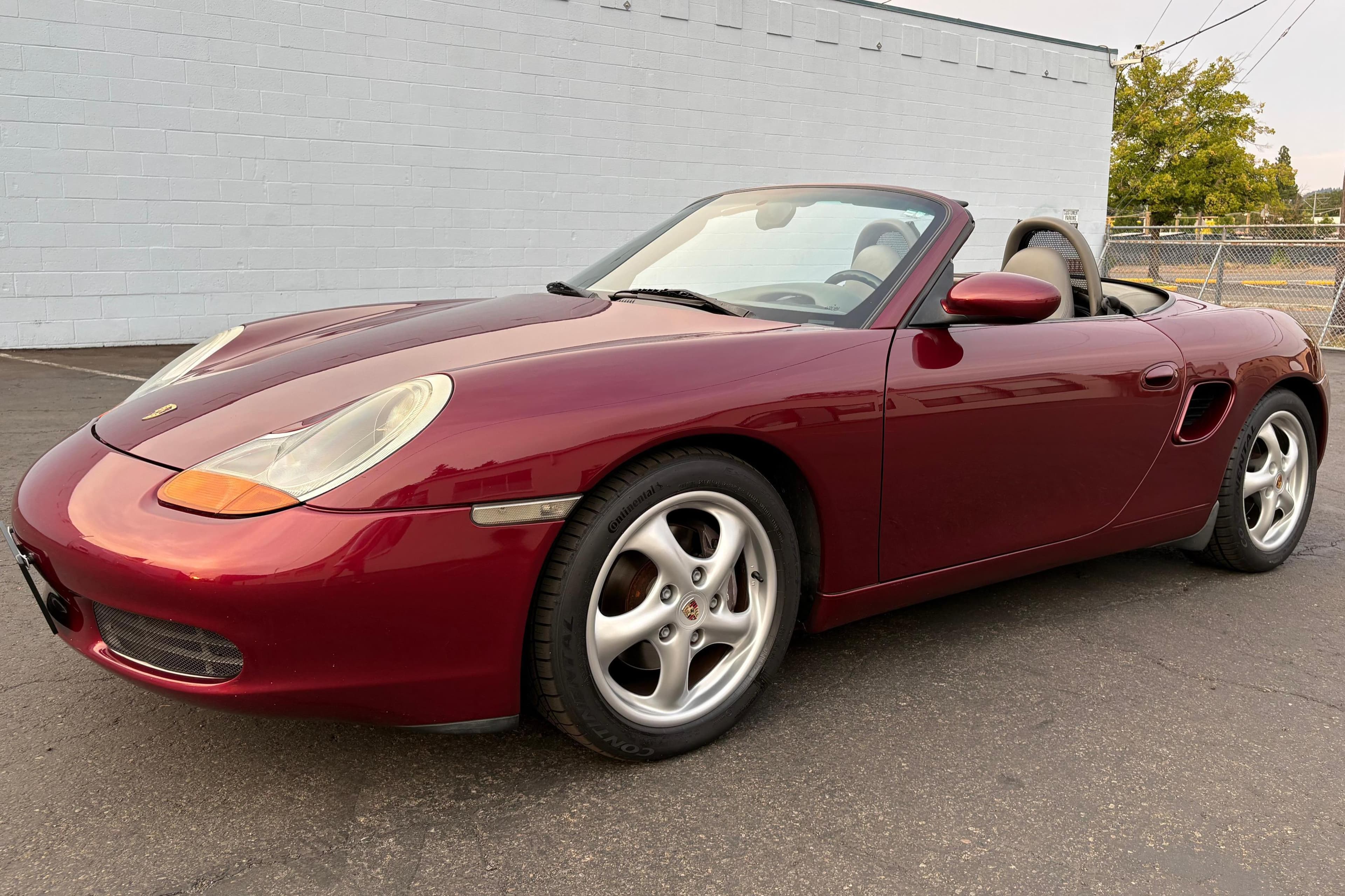 2000 Porsche 986 Boxster sold for $7,900