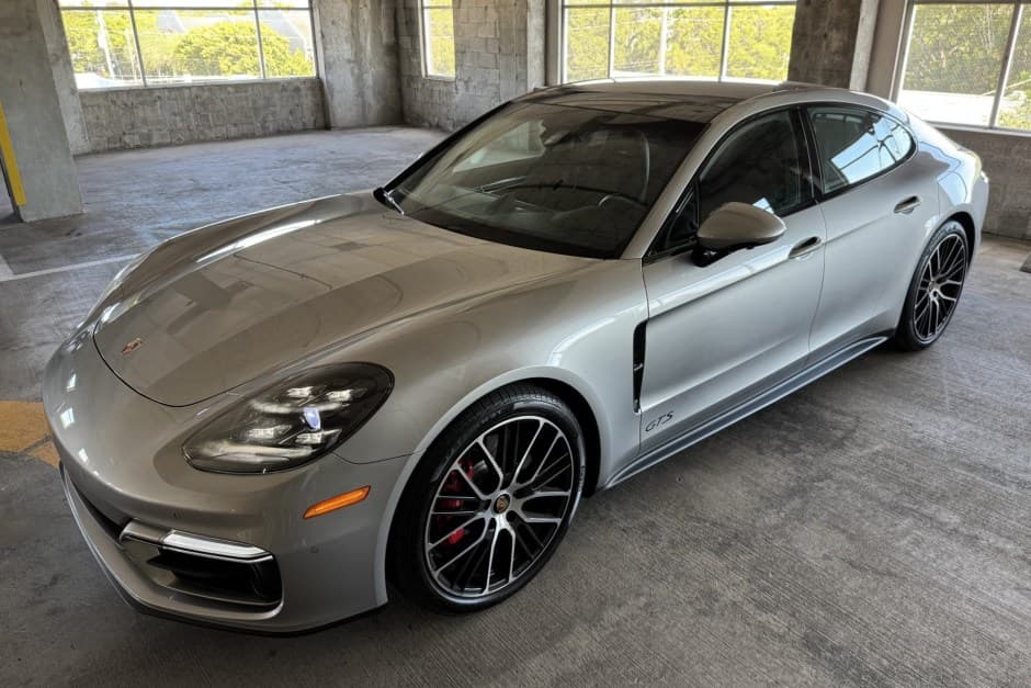 2022 Porsche Panamera sold for $104,000