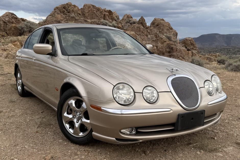 2002 Jaguar S-Type (1999-2007) sold for $3,600