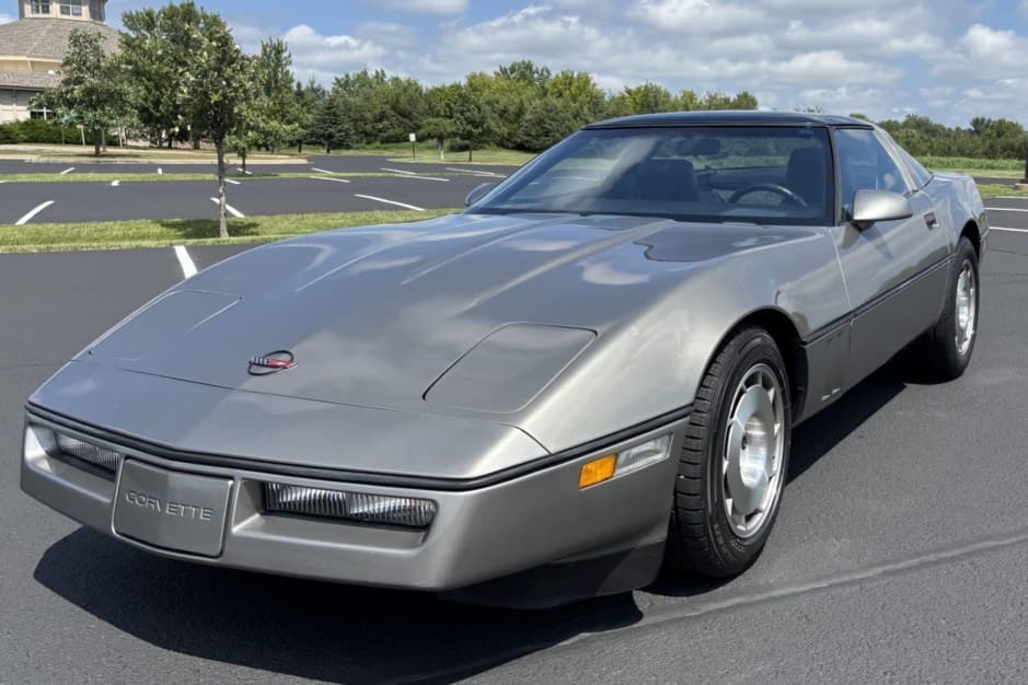 1986 Chevrolet Corvette C4 Coupe (1984-1991) sold for $13,100