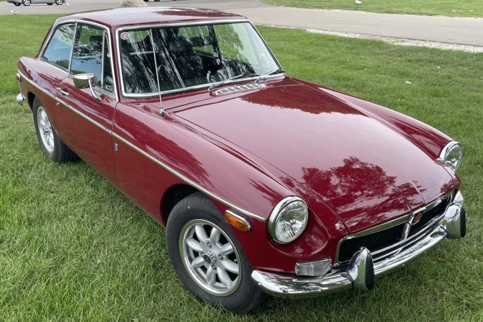 1973 MG MGB sold for $11,250