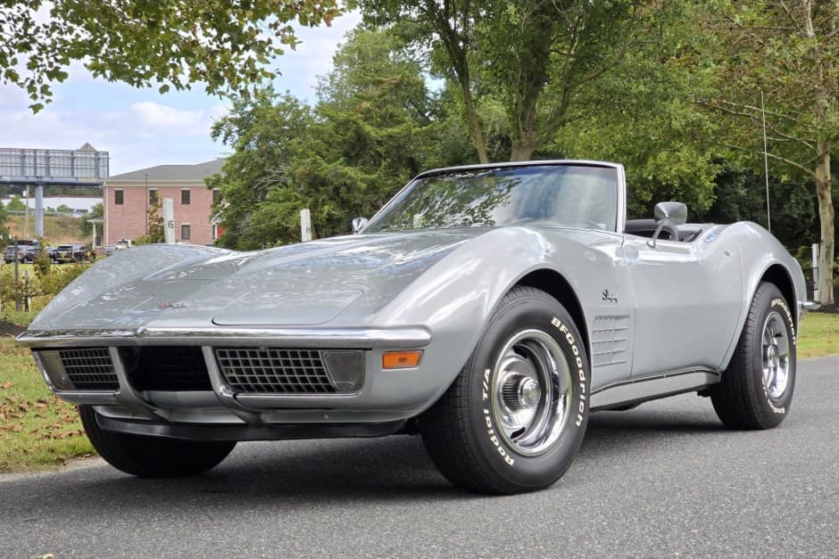 1970 Chevrolet Corvette C3 sold for $27,000