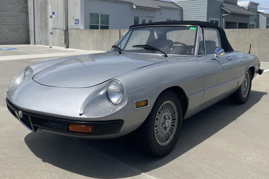 1979 Alfa Romeo 105/115 Spider Series 2 sold for $9,200