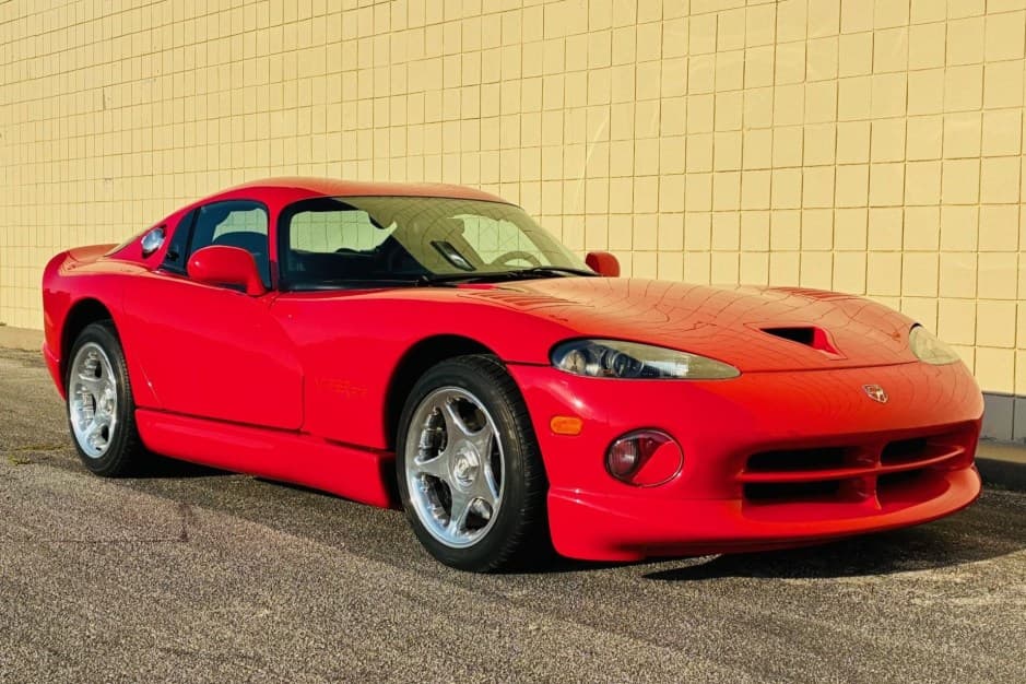 1997 Dodge Viper SR II (1996-2002) sold for $75,000