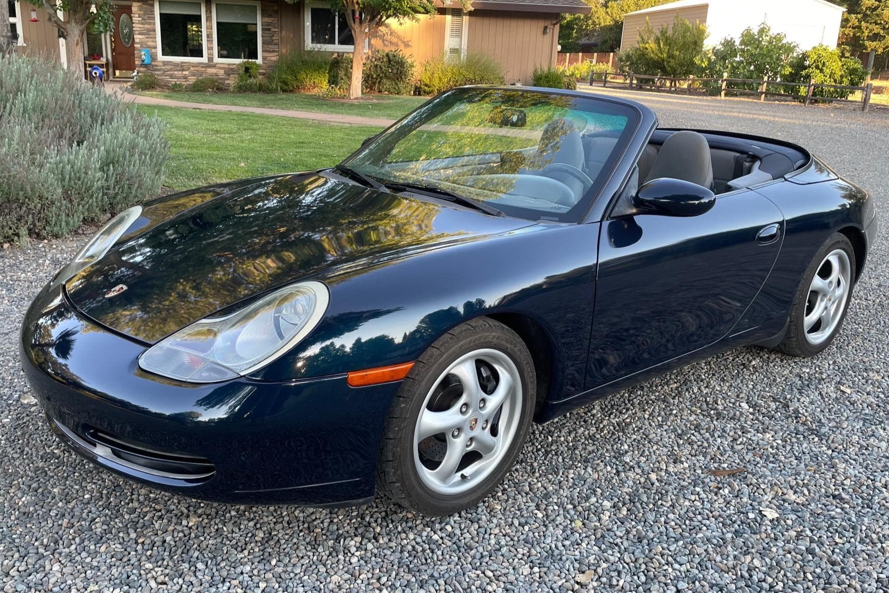 1999 Porsche 996 911 sold for $15,996