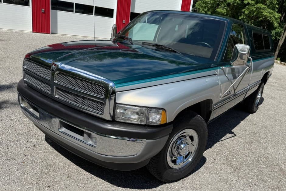 1997 Dodge Ram HD (1994-2002) sold for $19,001
