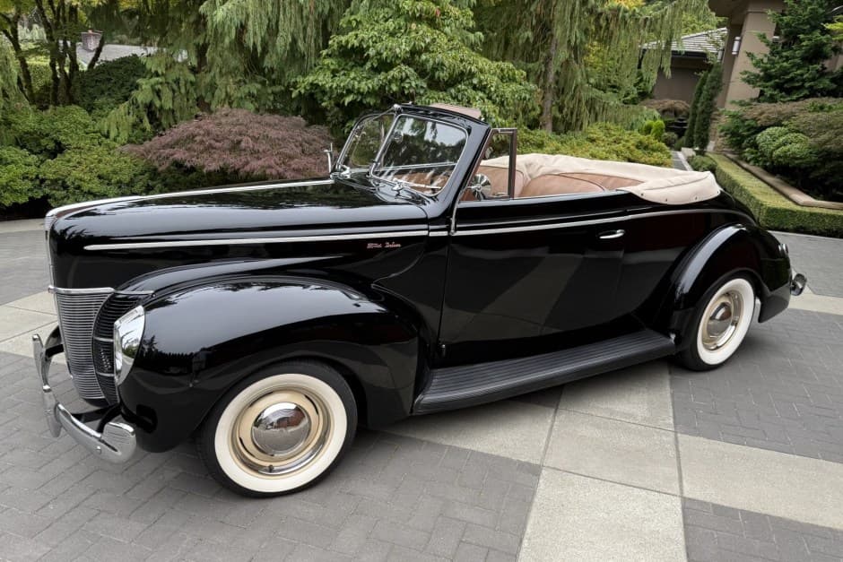 1940 Ford Standard, Deluxe, & Super Deluxe sold for $35,000