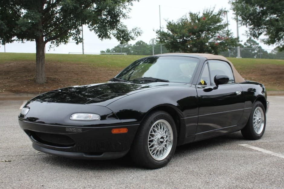 1992 Mazda NA MX-5 Miata sold for $21,000