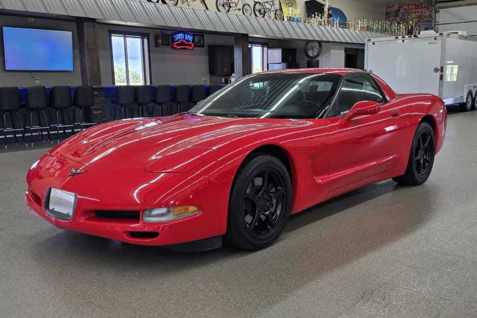 2000 Chevrolet Corvette C5 sold for $16,500