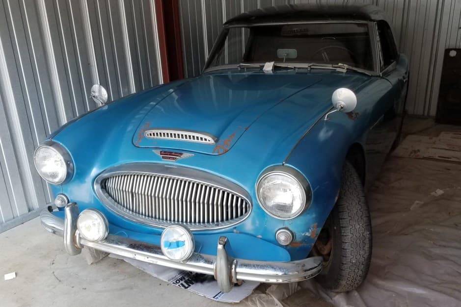 1962 Austin-Healey 3000 sold for $5,500
