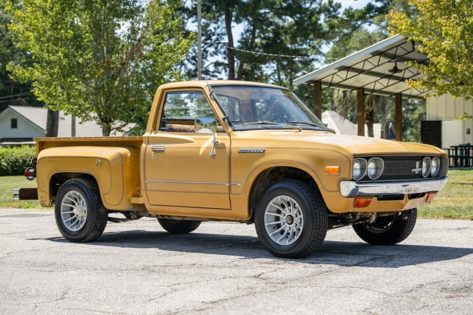 1977 Datsun Pickup sold for $9,350