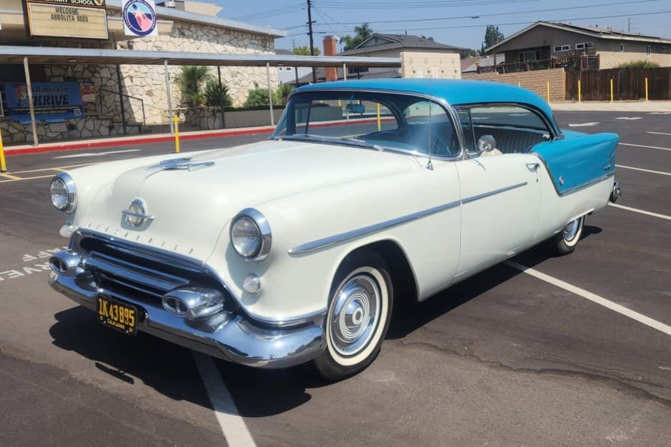 1954 Oldsmobile 88 sold for $15,260