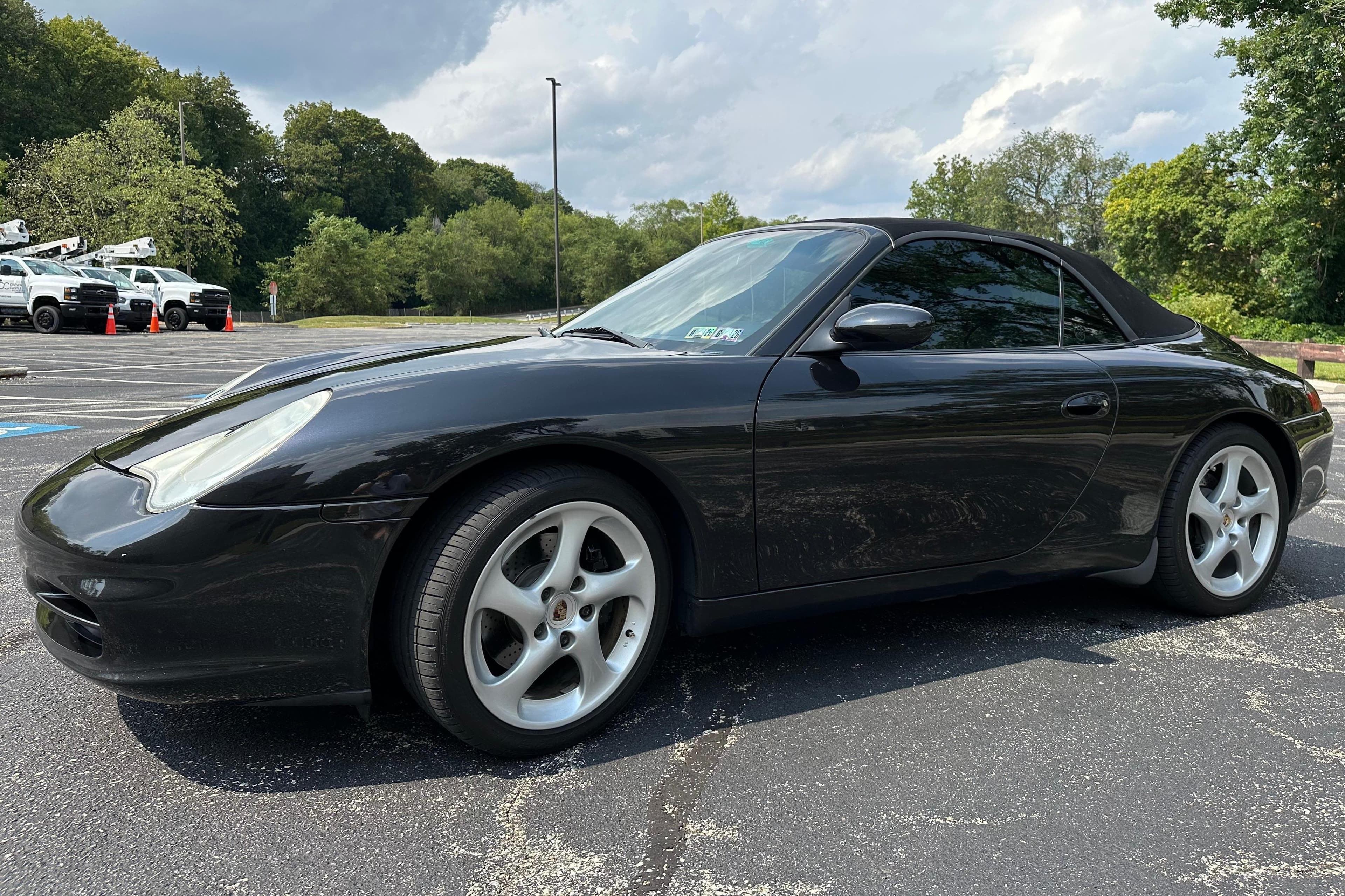 2004 Porsche 996 911 sold for $23,250