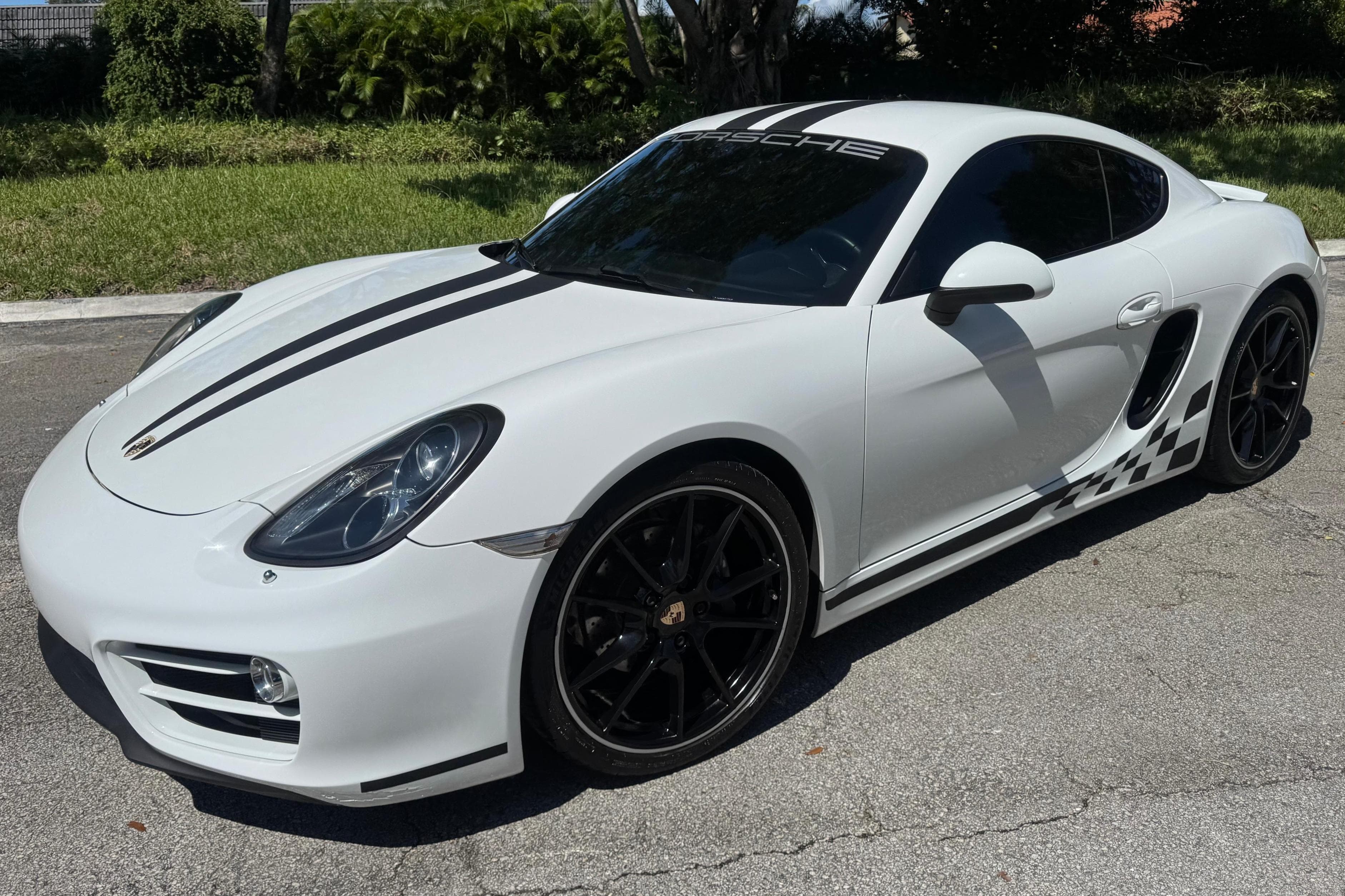 2014 Porsche 981 Cayman sold for $29,750